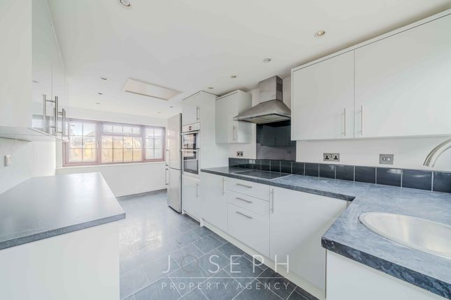 62 Lower Harlings, Ipswich photo 2