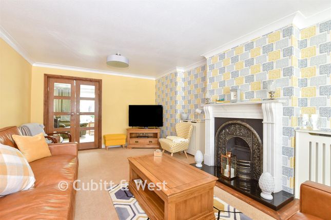 4, Newlands Park, Copthorne photo 3