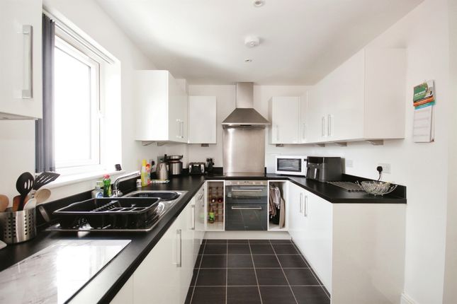 14, Kingfisher Close, Warwick photo 3