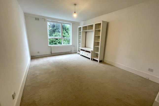 1-bed flat on Haslam Close, London, £2,250/mo