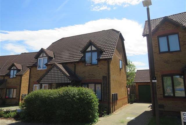 Thumbnail Property to rent in Calverleigh Crescent, Furzton, Milton Keynes