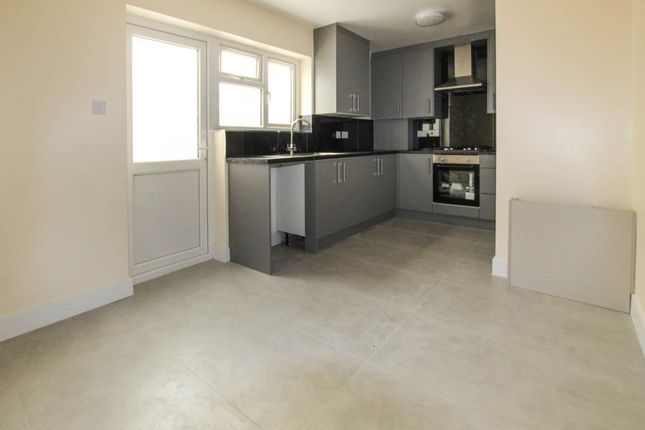 Hobart Road, Hayes Middlesex photo 5