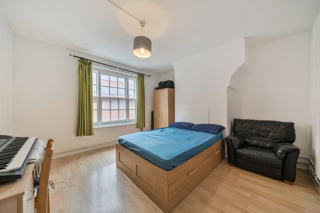 3-bed flat on Flat 90, Levita House, Chalton Street, London, £625,000