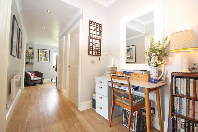 Flat for sale in York Avenue, East Cowes