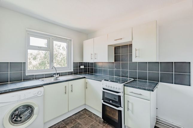 29, Grantwood Close, Redhill photo 3