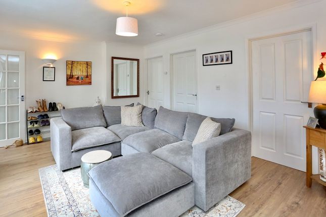 Flat 3, Hen Clawdd, St. Michaels Road, Abergavenny, Monmouthshire, NP7 5AY photo 4