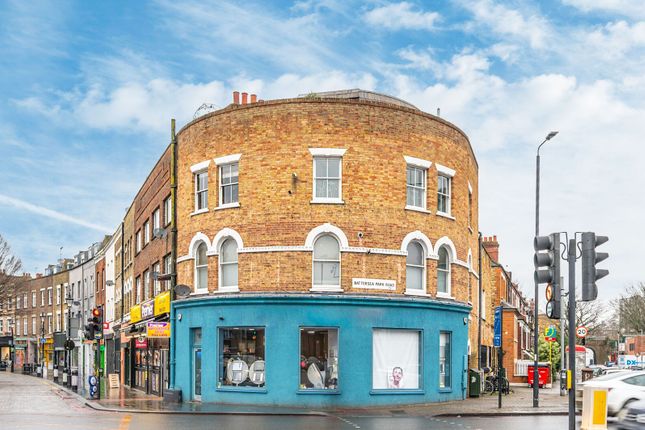 1-bed flat on Battersea High Street, Battersea, £410,000