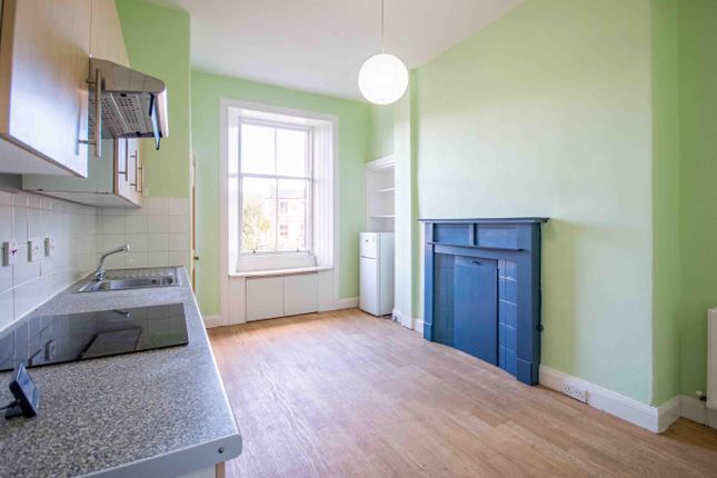 Thumbnail Flat to rent in Strathearn Road, Edinburgh