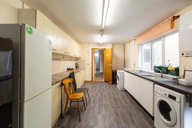 39, Gwydr Crescent, Swansea photo 3