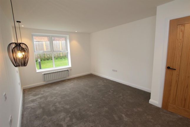 Flat to rent in Apartment 1, Chapeltown Road, Bromley Cross, Bolton