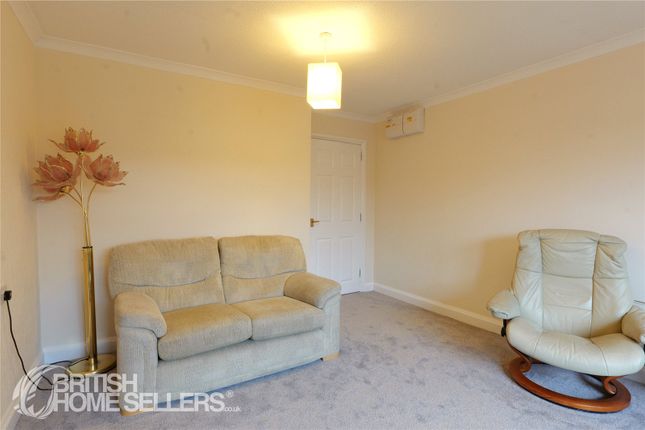 47, Orchard Walk, Oxfordshire photo 3