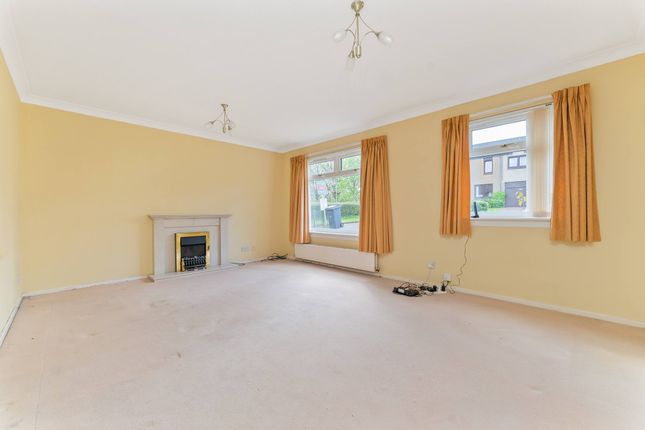 8, Marguerite Place, Milton of Campsie photo 4