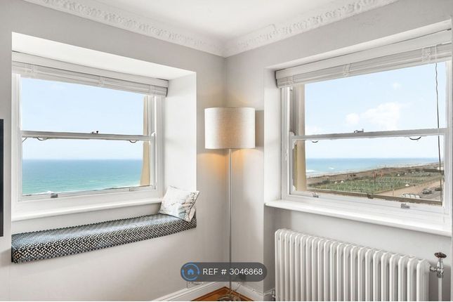 Flat, Brunswick Terrace, Hove photo 4
