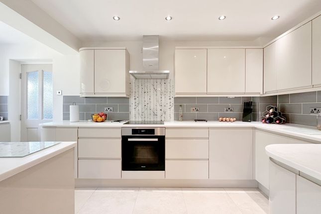 1 Warford Avenue, Stockport photo 3