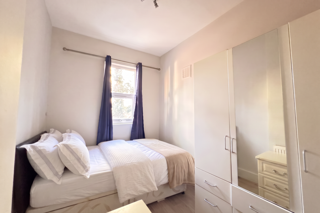 Flat 1 10,, Aldrington Road, London photo 2