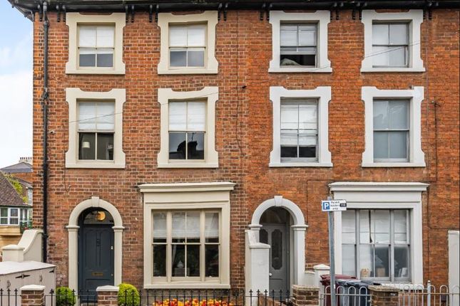 End terrace house to rent in Watlington Street, Reading