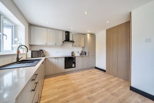 201 Newton Road, Rushden photo 2