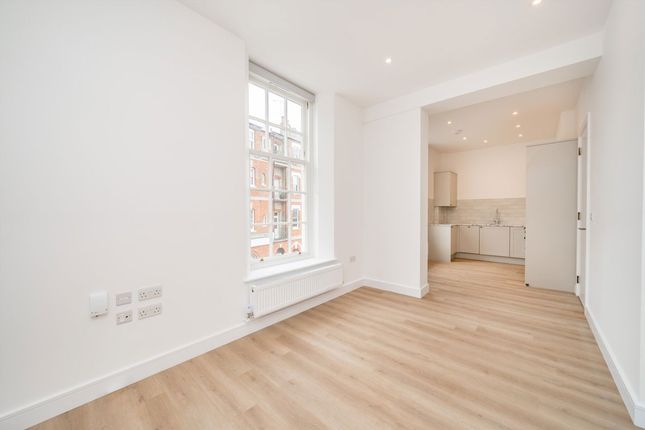 Flat 2, 14, Summerland Gardens, LONDON photo 4