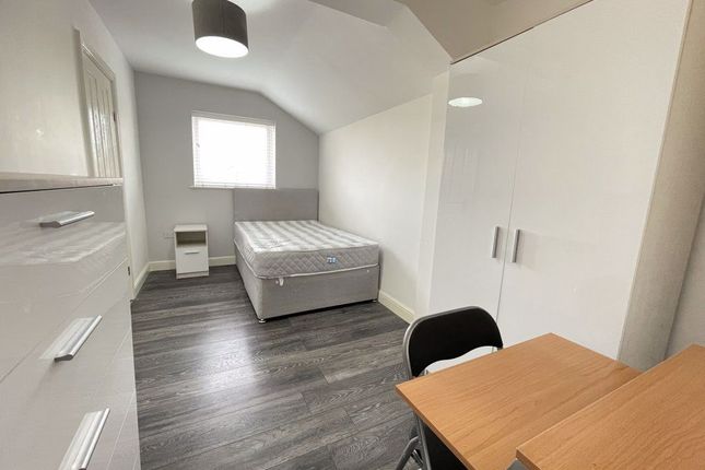 Thumbnail Room to rent in Room Q, Woodston, Peterborough