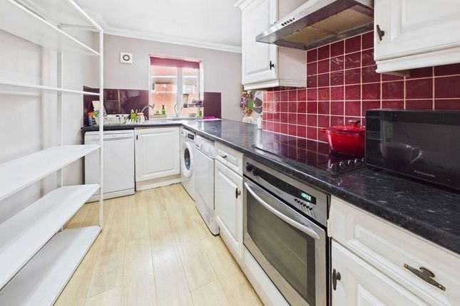 1 Timber Hill Road, Caterham photo 2