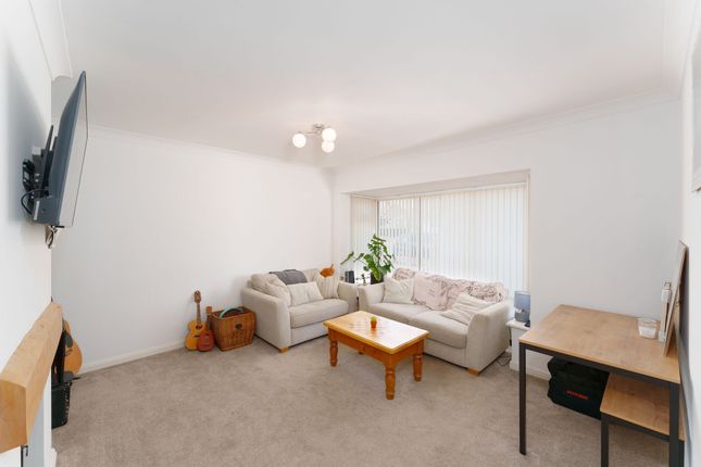12 Ashley Park Road, York photo 3