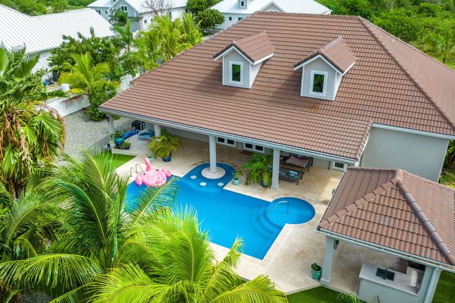 Thumbnail Property for sale in Gorgeous Highlands Family Home, 51 Captain Temple Drive, Seven Mile Beach, Cayman