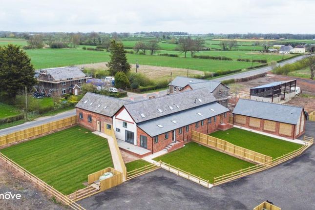3 Little Clover Barns, Warrington photo 3