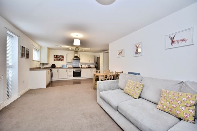 96 Flat 2, Hawley Drive, West Malling photo 2