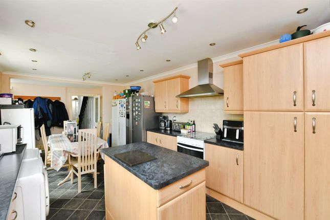39, Lisson Grove, Plymouth photo 3