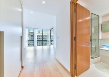 Flat for sale in West India Quay, Hertsmere Road, London