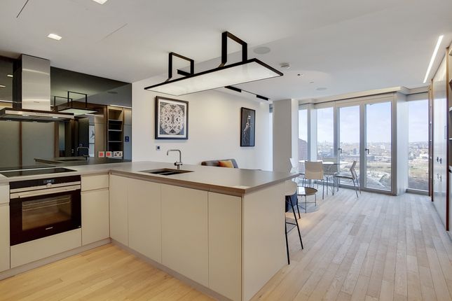 Flat for sale in Manhattan Loft Apartments, International Way, London