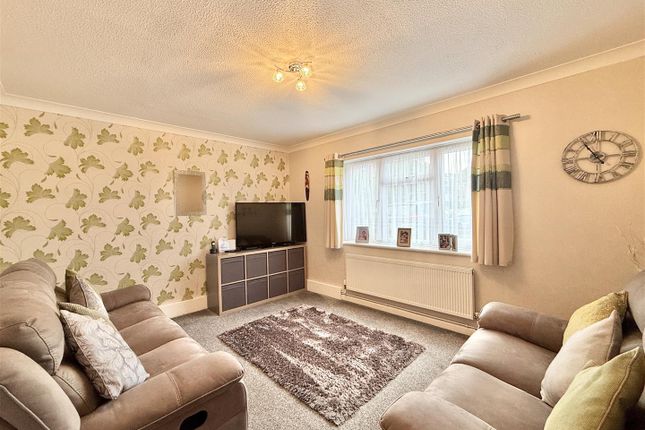 3, Castor Close, Brixham photo 2