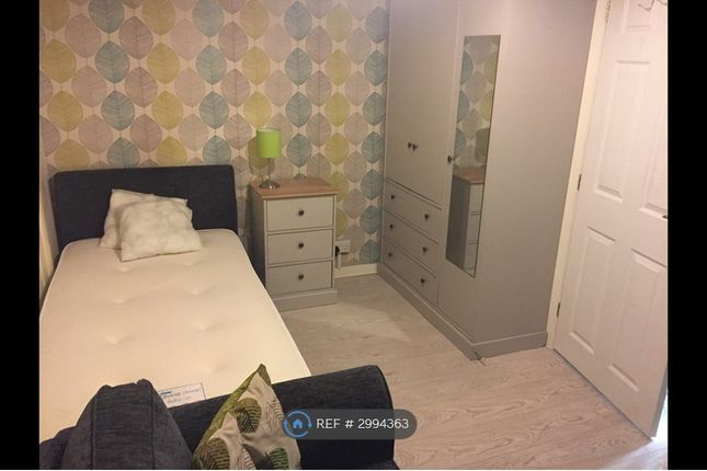 Woodland Close, Boxmoor, Hemel Hempstead photo 2