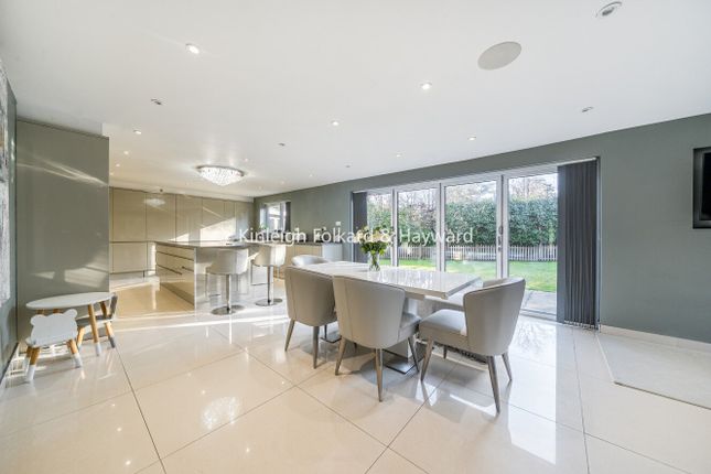 30, Serviden Drive, Bromley photo 3