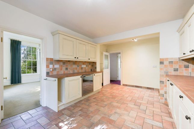 8, Church Road, Potters Bar photo 4