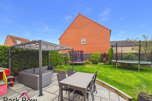 5, Hamilcar Close, Leeds photo 4