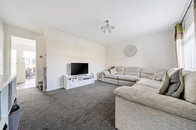 27, Gibson Close, Lee-On-The-Solent photo 4