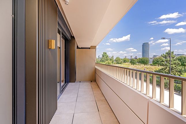 Flat 9, 1, William Morris Way, London photo 2
