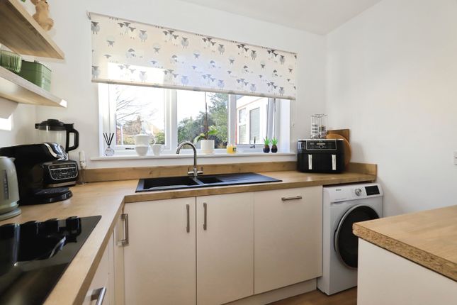 6, Clifton Gardens, Wolverhampton photo 4