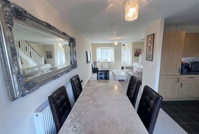 19, Carlton Way Treeton, Rotherham photo 2