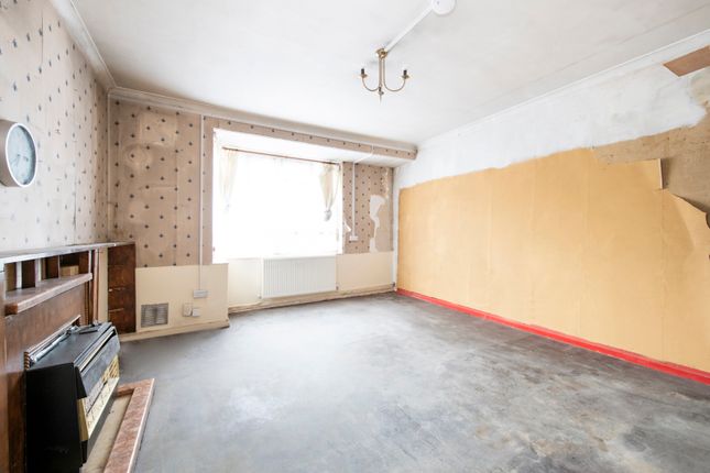 Thumbnail Flat for sale in Walton Court, Sheen Park