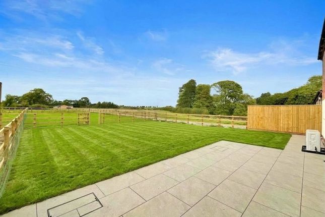 Russet Barn, Paradise Lane, Cheshire photo 2