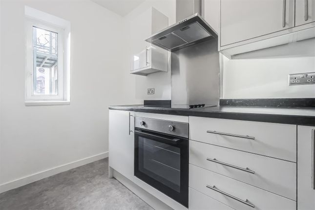 Property to rent in Perkins House, Limehouse