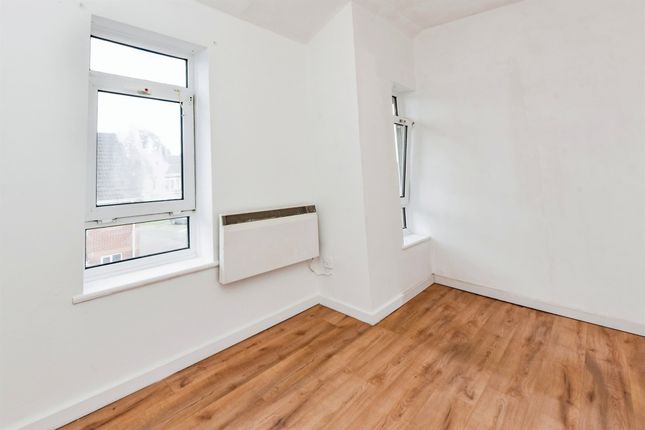 Flat 5, Helens Court, Shails Lane, Trowbridge photo 3