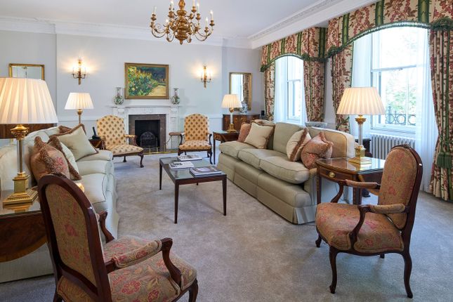 3-bed flat on 2-4, Hyde Park Gate Kensington, Queens Gate, £39,433/mo