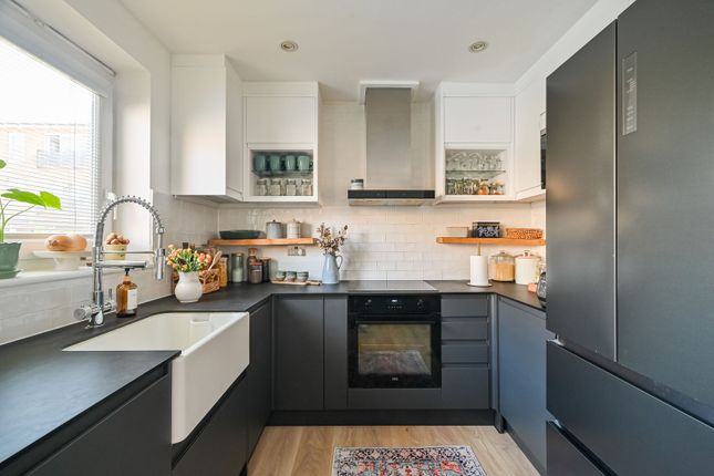 Hereford Road, E3, Bow photo 2