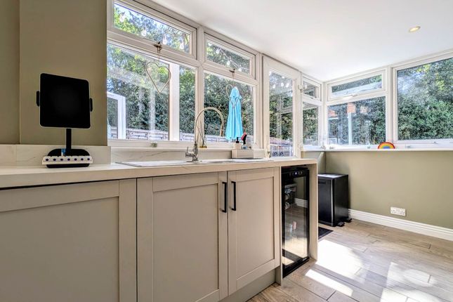 28, Oak Tree Road, Bordon photo 4