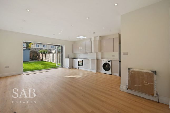 65 Eastcote Avenue, Greenford photo 4