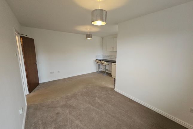 Flat B 697 Llangyfelach Road, Treboeth, Swansea photo 2