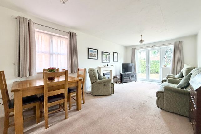 2, Mandelyns, Northchurch, Berkhamsted photo 3